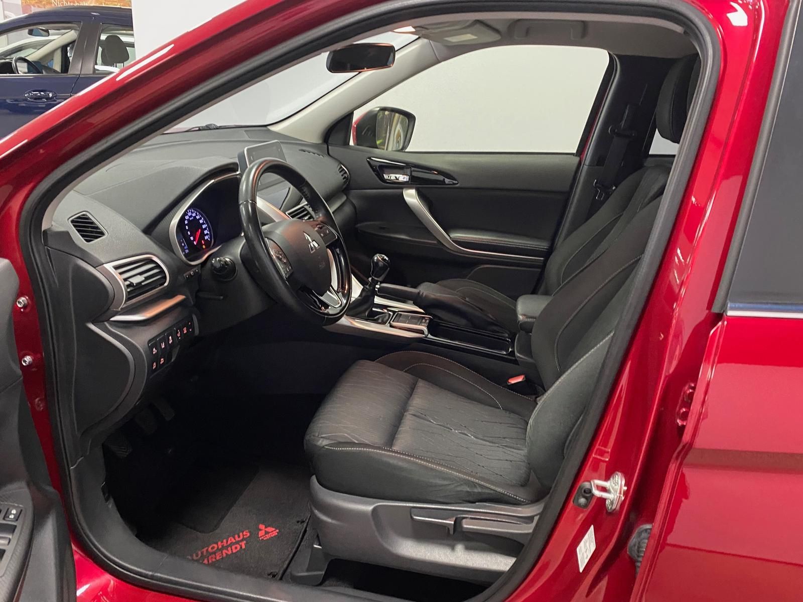 Fahrzeugabbildung Mitsubishi Eclipse Cross 1.5 T-MIVEC Intro Edition 2WD APP+