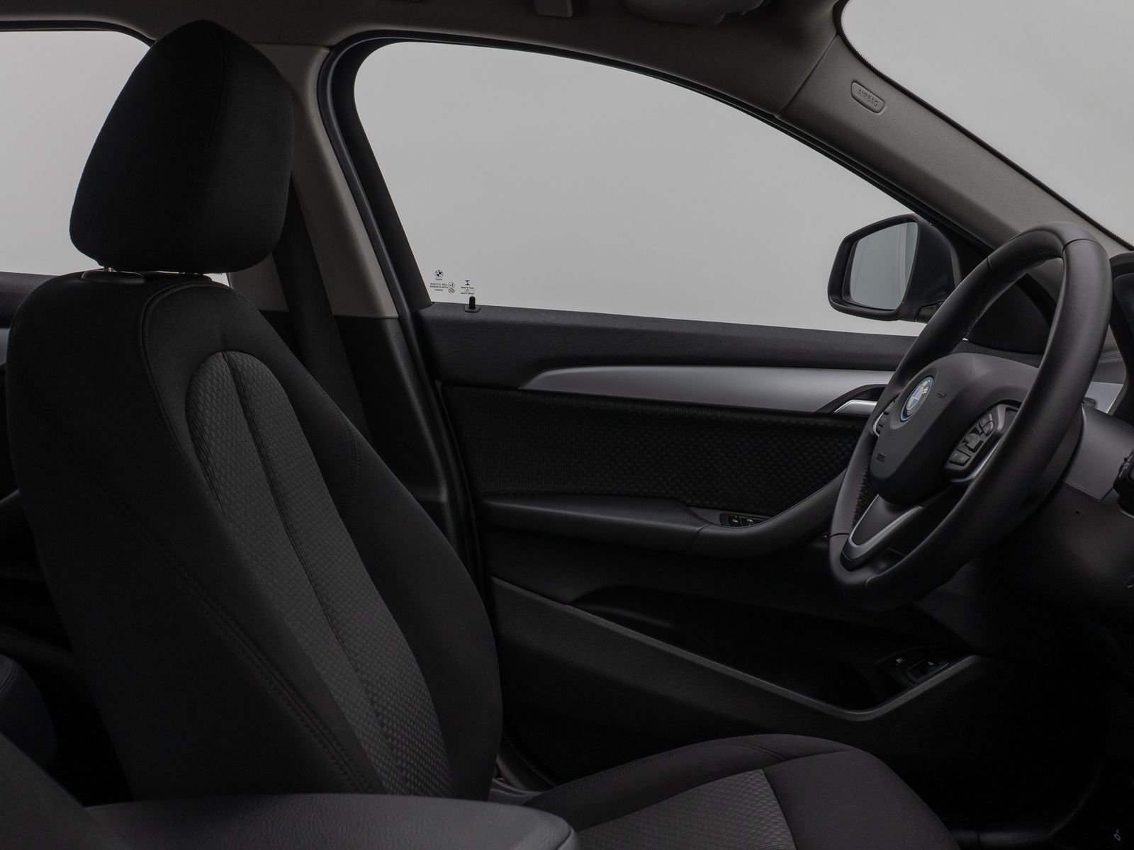 Fahrzeugabbildung BMW X2 xD25e DAB Navi Parkassist Geschwindigkeitsreg