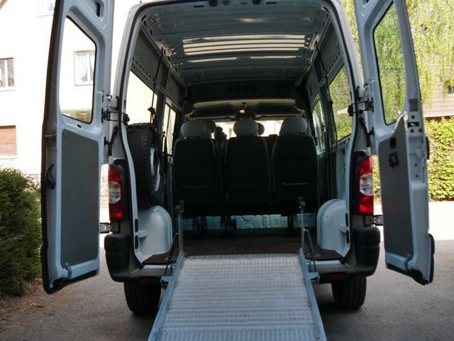 Fahrzeugabbildung Opel Movano 9 SITZER/ RAMPE ! ERST 90.000