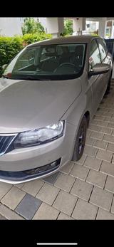 Skoda Rapid Baujahr 2019 DSG - Skoda Rapid in Stuttgart