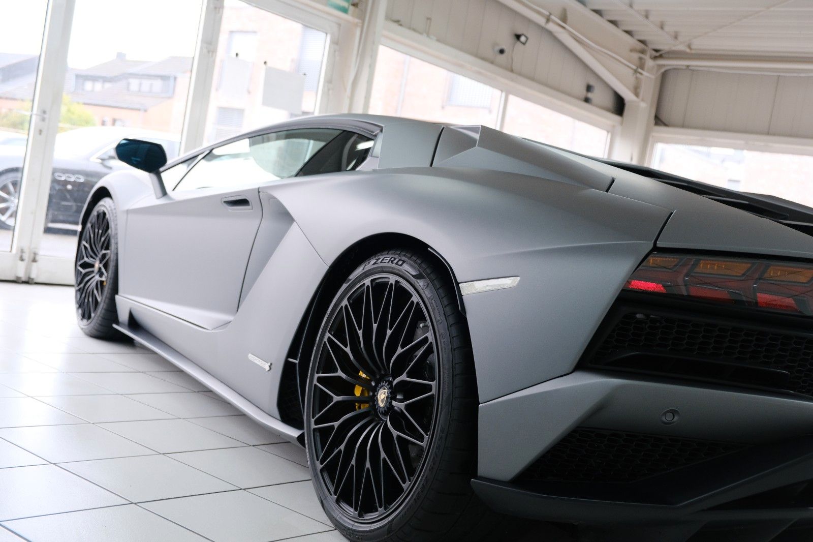 Fahrzeugabbildung Lamborghini Aventador S/Carbon/Lift/Matt/1A Zustand
