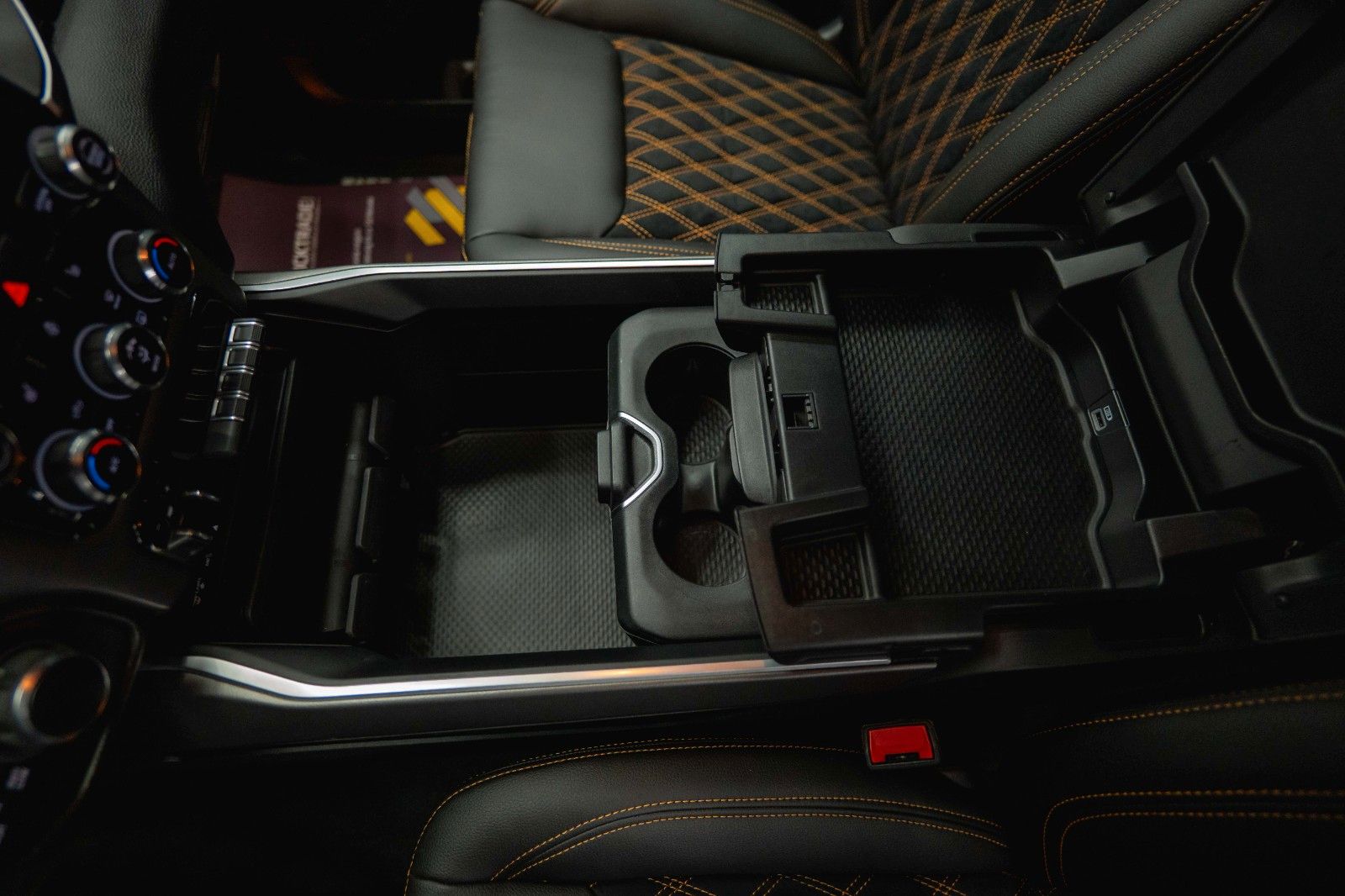 Fahrzeugabbildung Dodge RAM 5.7 V8 HEMI 4x4 OFFROAD Night HarleyDavidson