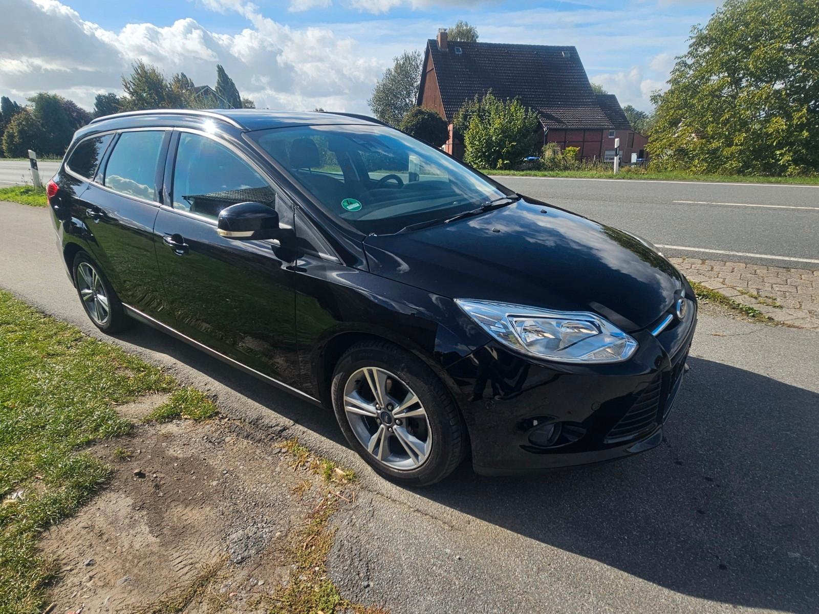 Ford Focus 2014 — rear view