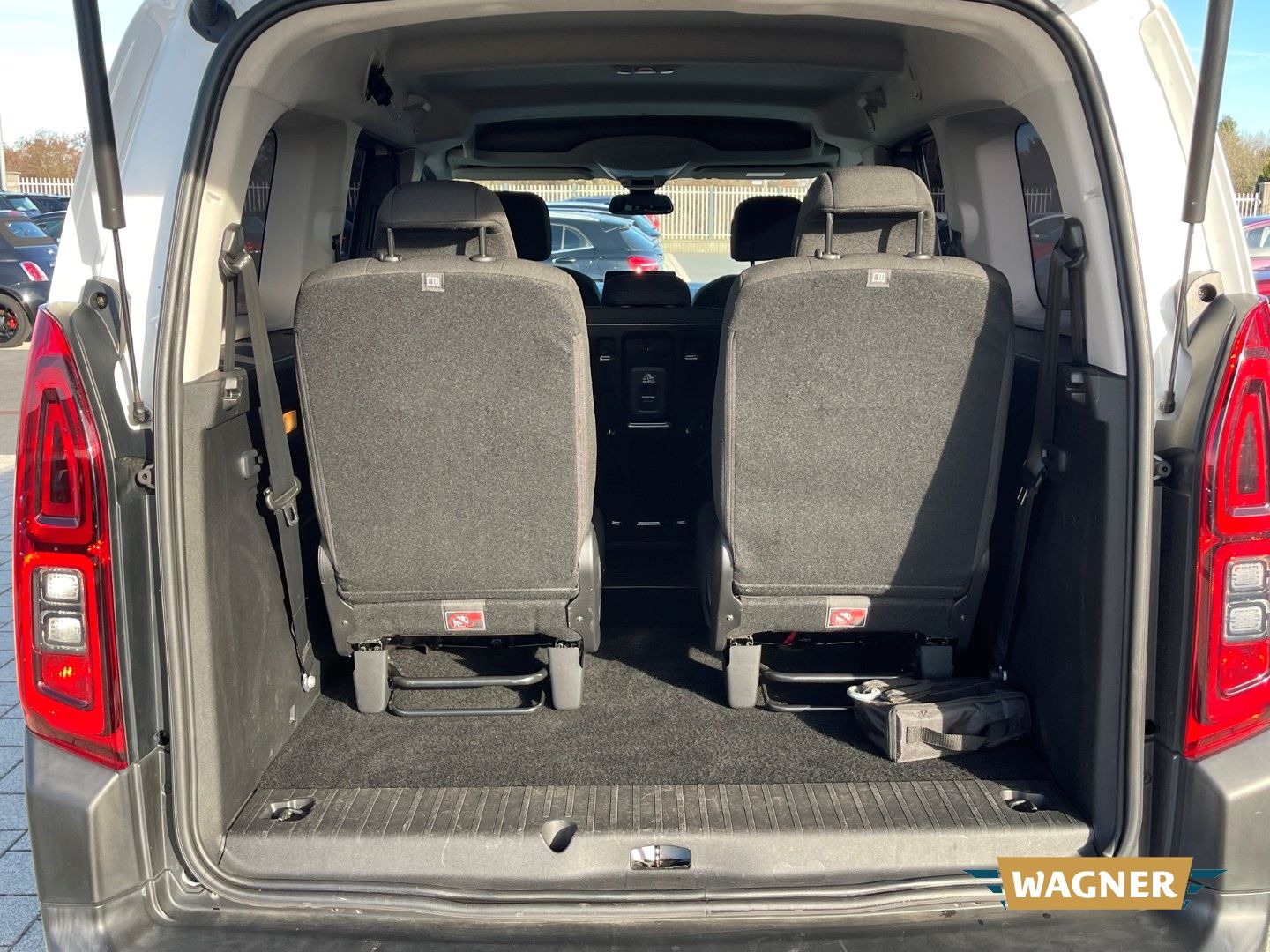 Fahrzeugabbildung Citroën Berlingo Feel XL Automatik Klimaautomatik