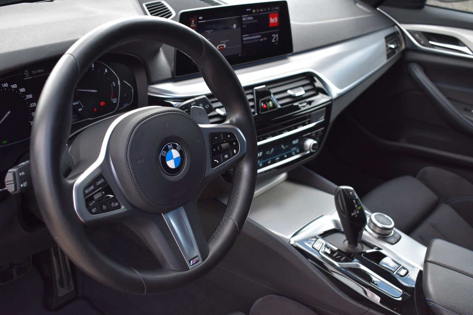 Fahrzeugabbildung BMW BMW 520d Touring  xDrive/M Sport/Anhänger/Shadow