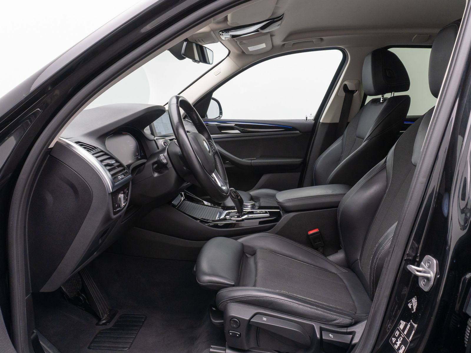 Fahrzeugabbildung BMW X3 xD20d xLine Kamera HUD DAB Alarm Komfort 19"