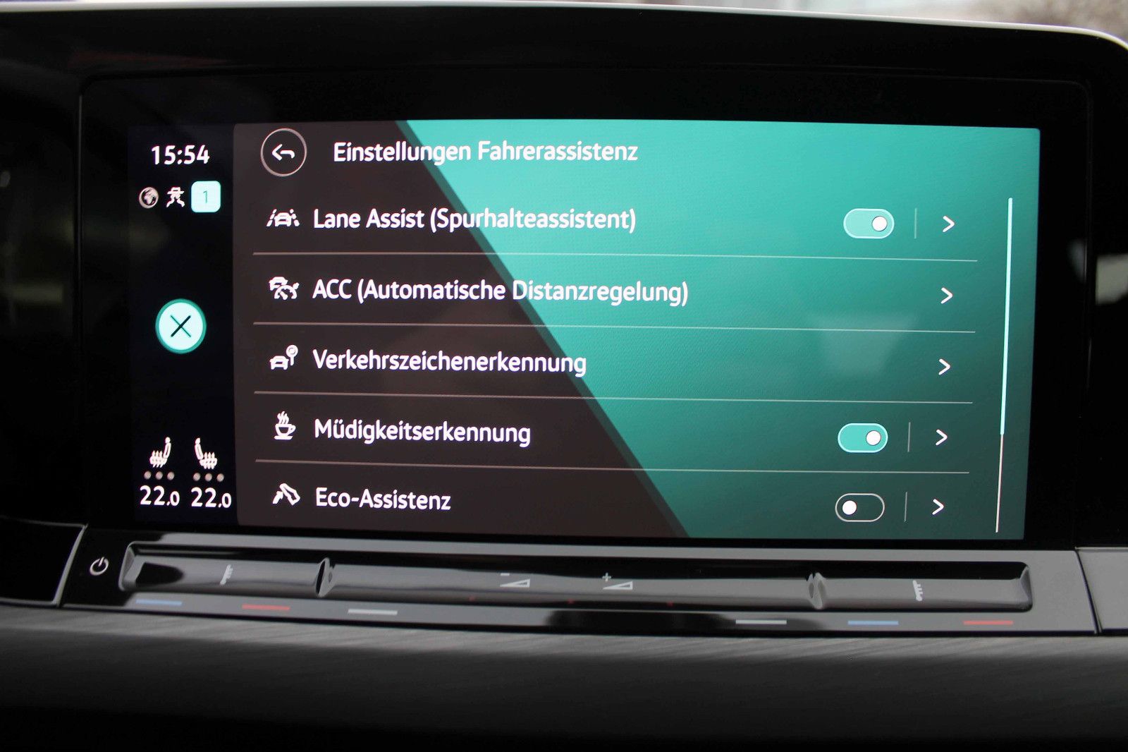 Fahrzeugabbildung Volkswagen Golf Variant 2.0TDI DSG Style AHK ACC KAM LED BT