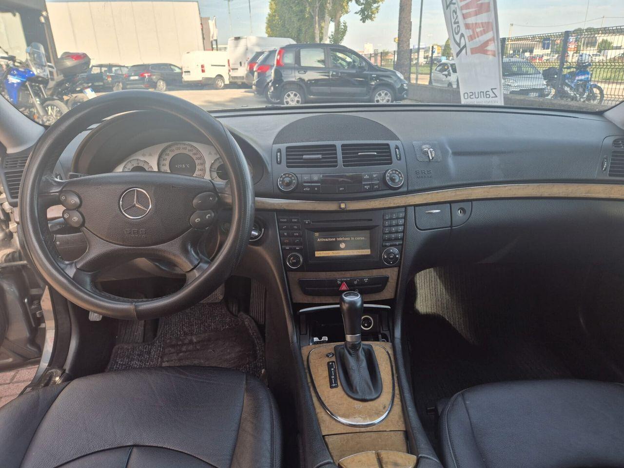Mercedes-Benz E220 2009 — photo 9