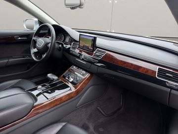 Audi A8 - 8