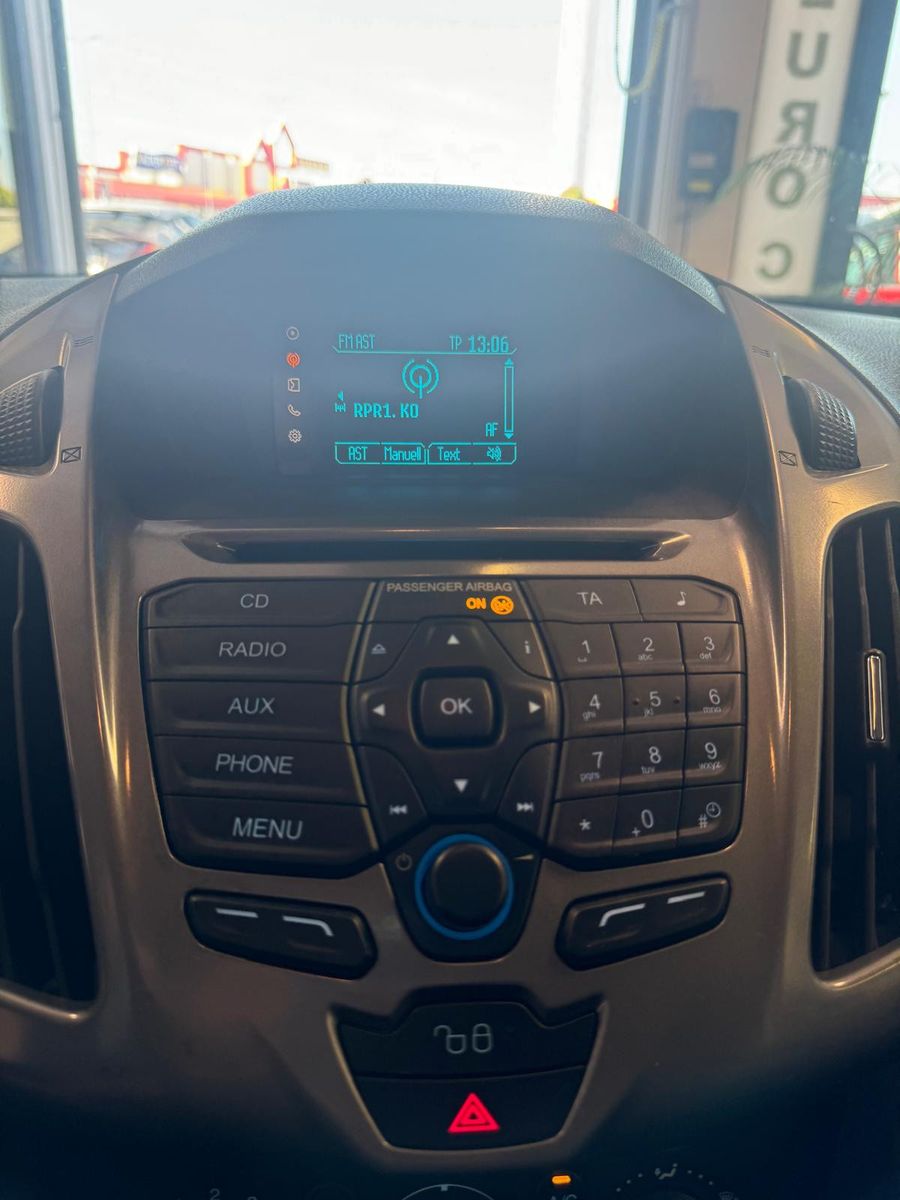 Fahrzeugabbildung Ford Tourneo Connect / KLIMA / PDC / WINTERPAKET