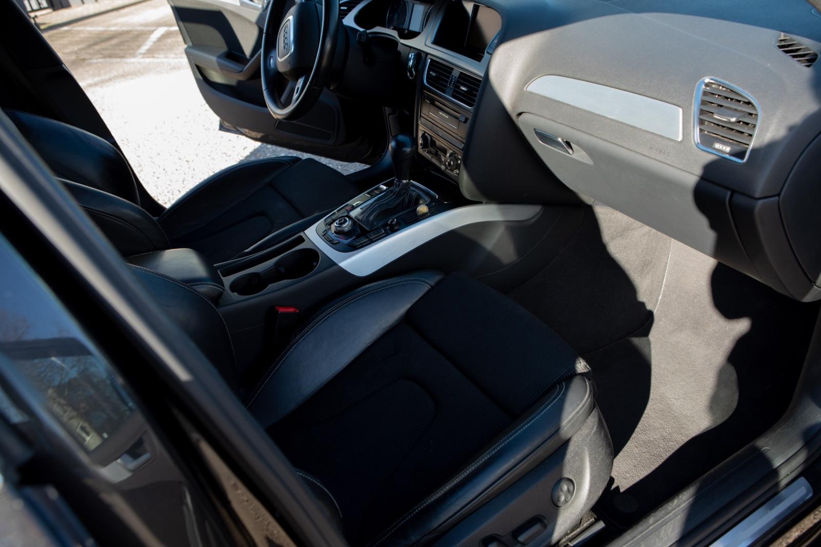 Audi A4 2011 — photo 12