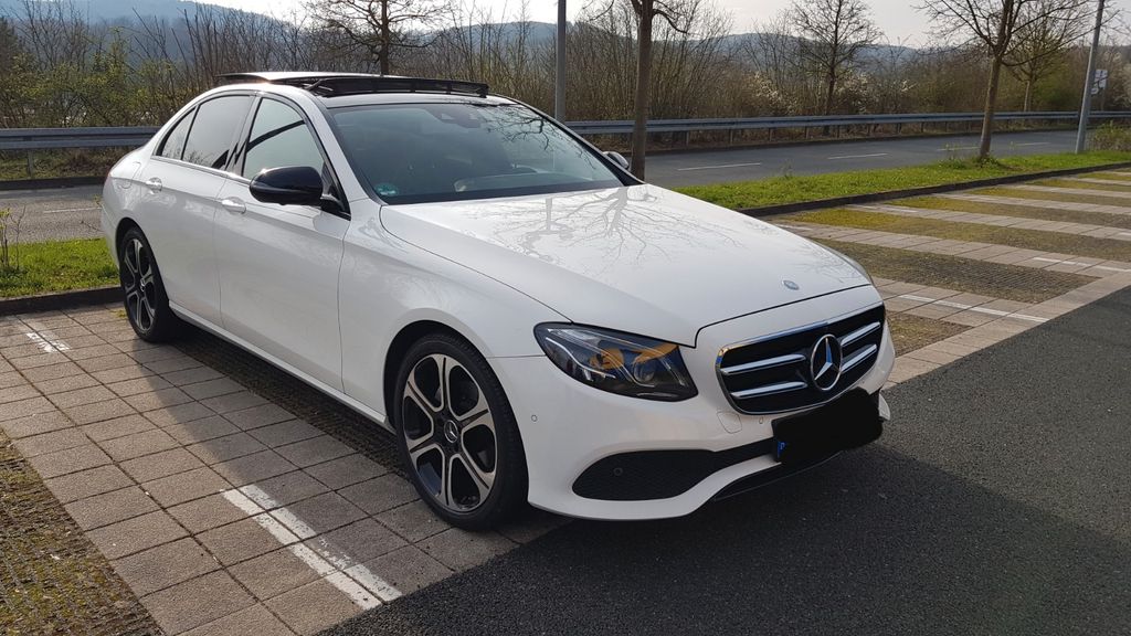 Image of Mercedes-Benz E 220