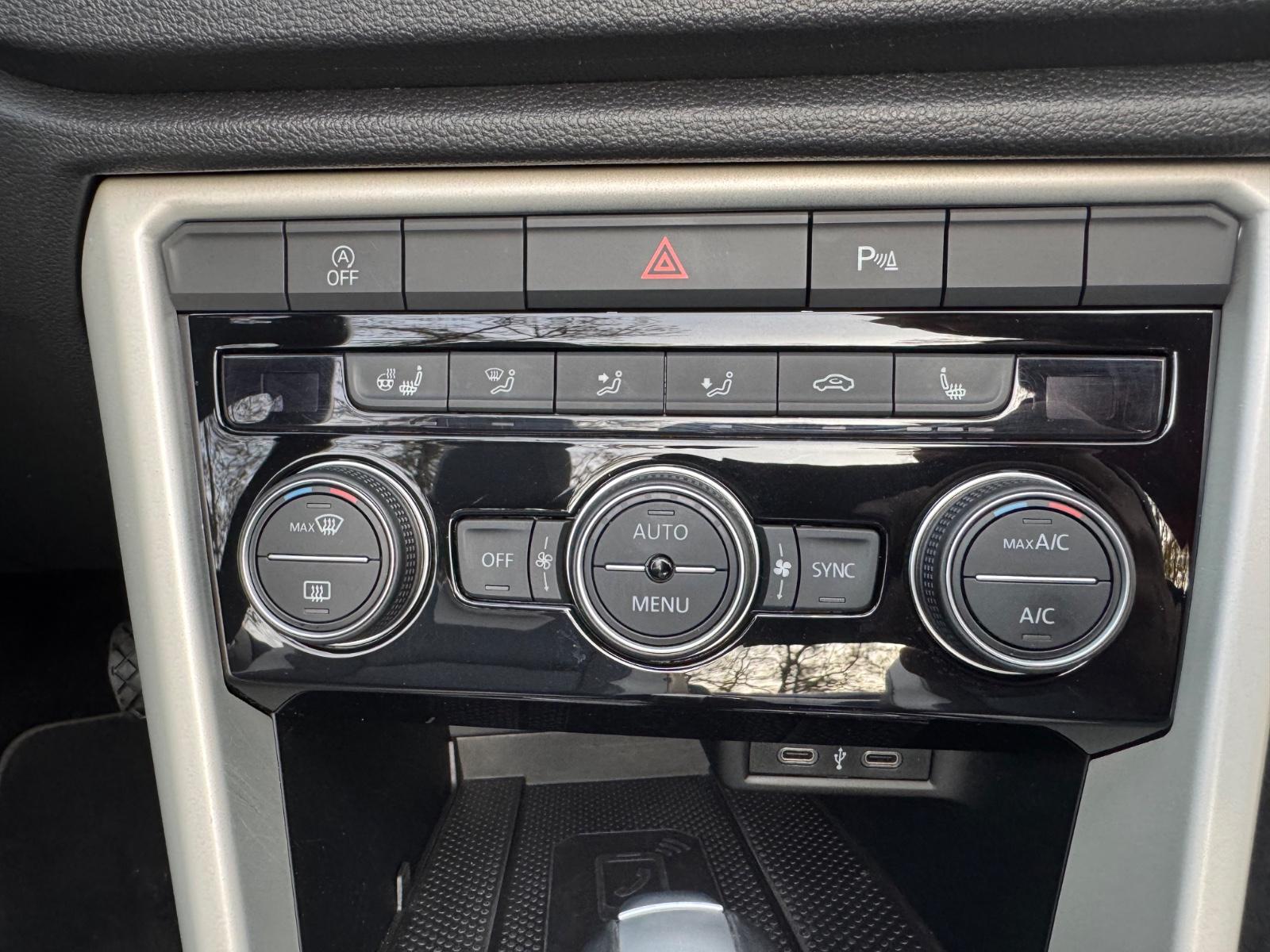 Volkswagen T-Roc Cabriolet Style Super Optik Automatik, миниатюра 24