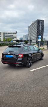 Skoda Octavia 2.0 TSI DSG RS Combi RS - Top Zustand - Skoda Octavia Gebrauchtwagen in Düsseldorf