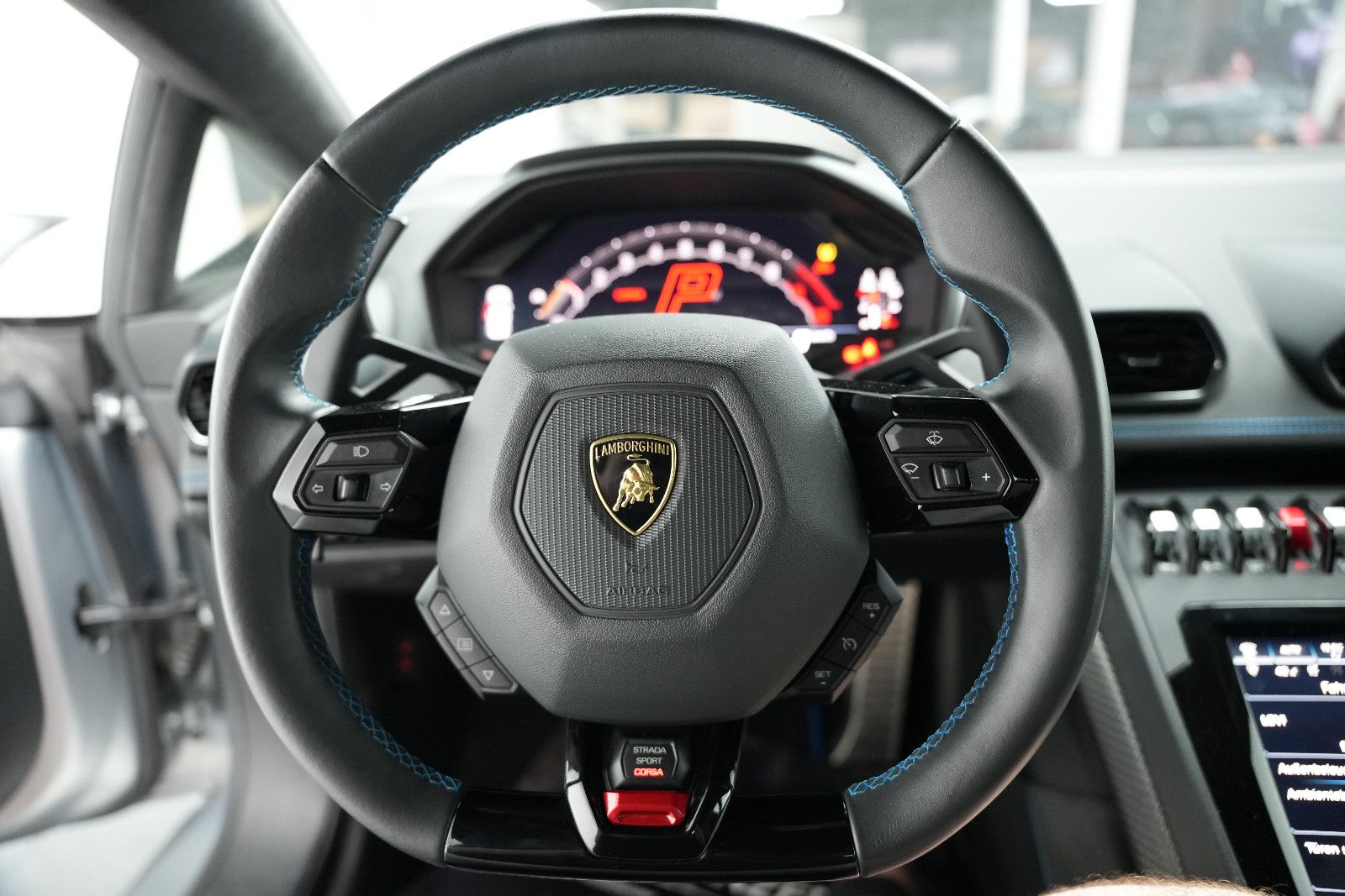 Fahrzeugabbildung Lamborghini Huracán EVO V10 /LIFT/SENSONUM/KAMERA/ACC