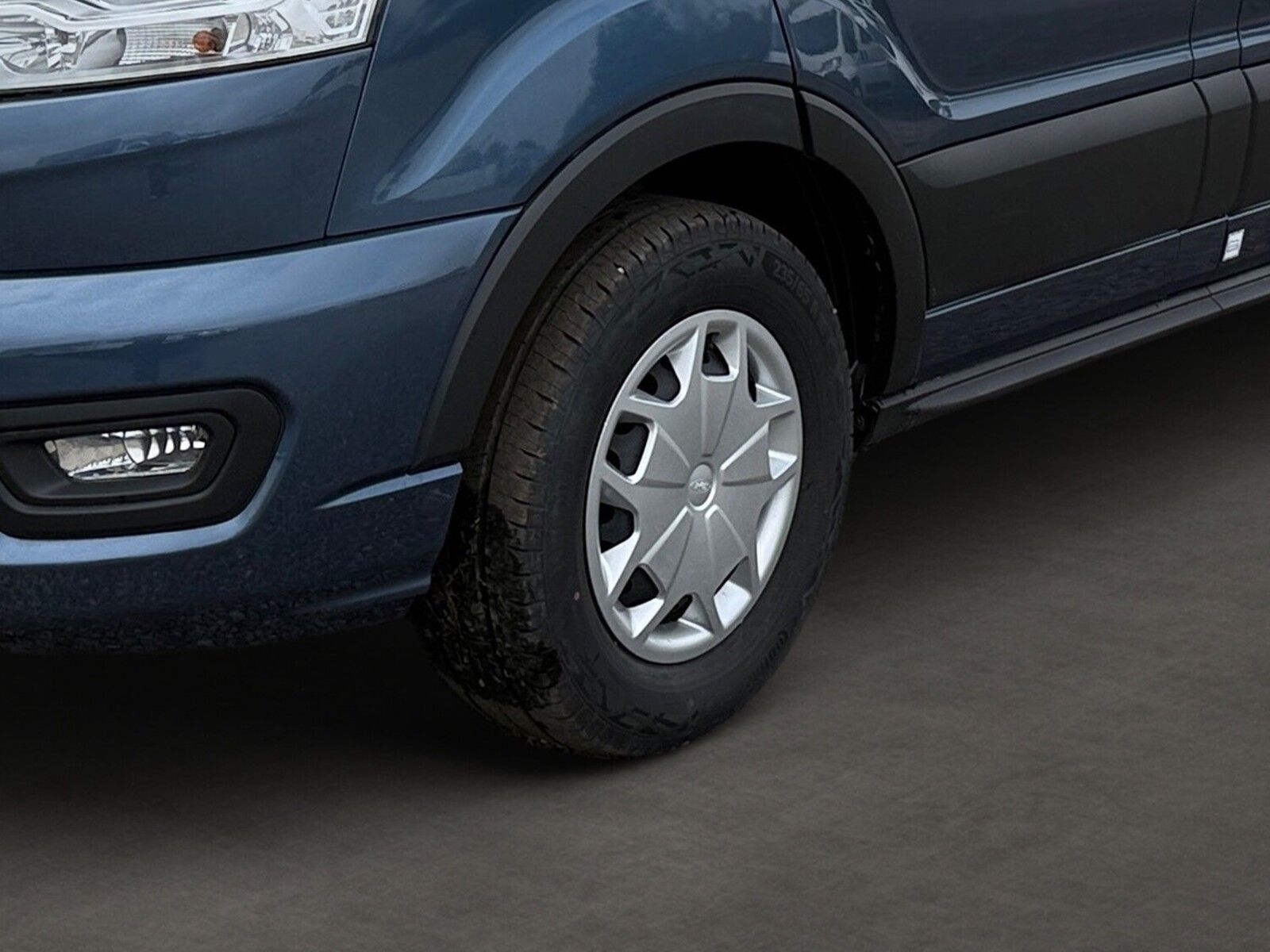 Fahrzeugabbildung Karmann Dexter 4x4 DE 570 AW Klima, RFK, El. Trittstufe