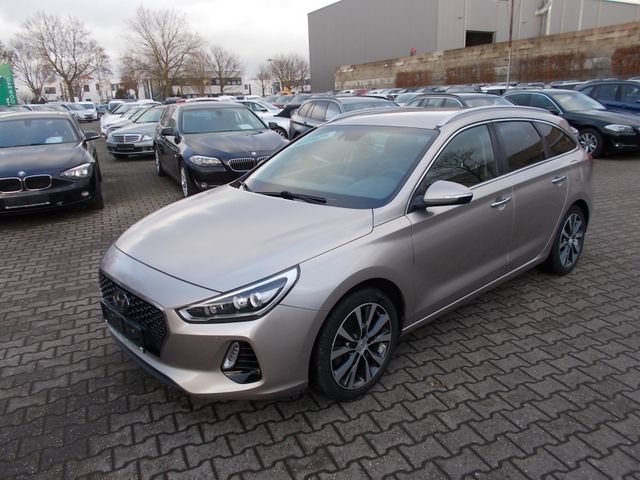 Hyundai i30 cw Premium, AHK Leder Navi LED, zus. Alu WR