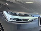 Volvo XC60 2.0 D4 AWD R-DESIGN MASSAGE HEAD-UP HARMAN - Volvo XC60 mit Diesel-Antrieb: Geländewagen