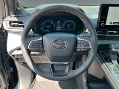 TOYOTA Sienna Hybrid XLE 7-Sitzer