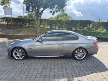 BMW 330 - 3
