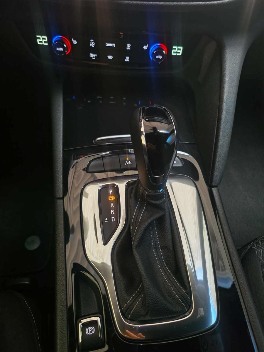 Opel Insignia Sports Tourer AUTOMATIK LED KAMERA NAVi