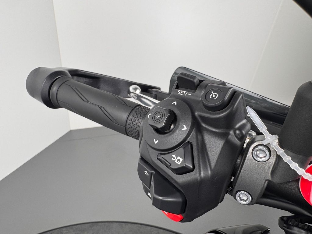 Fahrzeugabbildung Yamaha MT-09 *AKRAPOVIC *NEUWERTIG