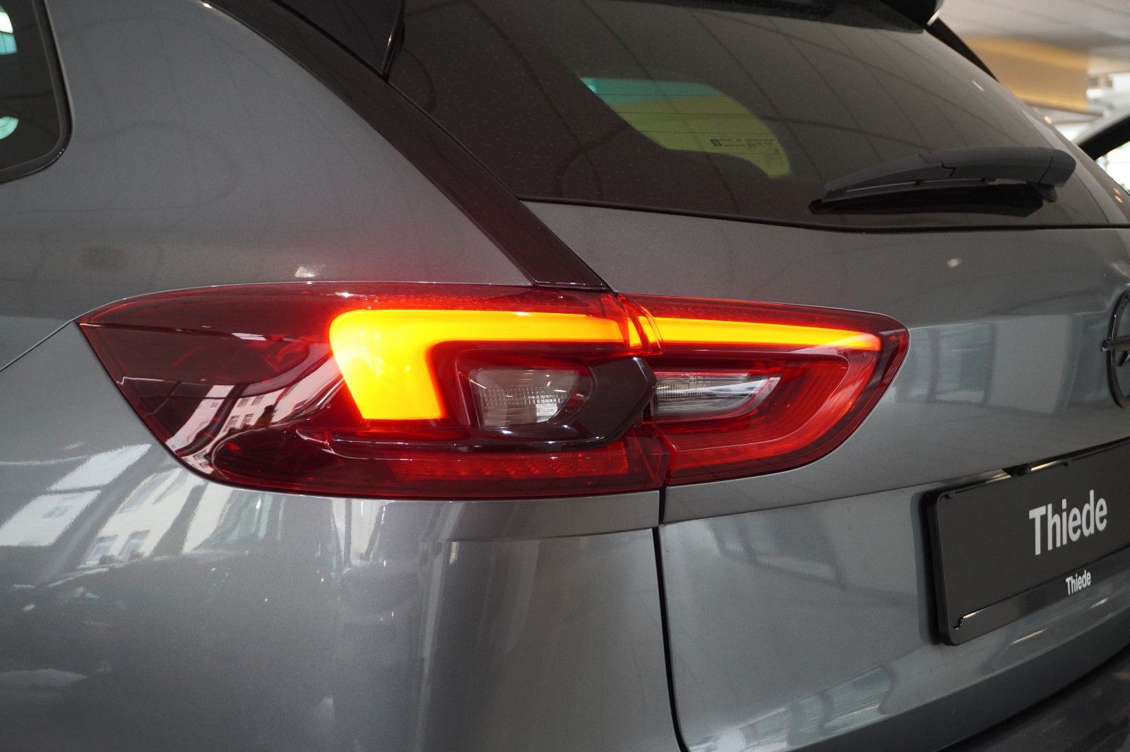 Fahrzeugabbildung Opel Insignia B ST 2.0 GSI PERFORM. NAVI/LED/360°/AHK