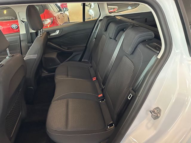 Fahrzeugabbildung Ford Focus Turnier Cool & Connect*RFK*SHZ*8-FACH*1.HD