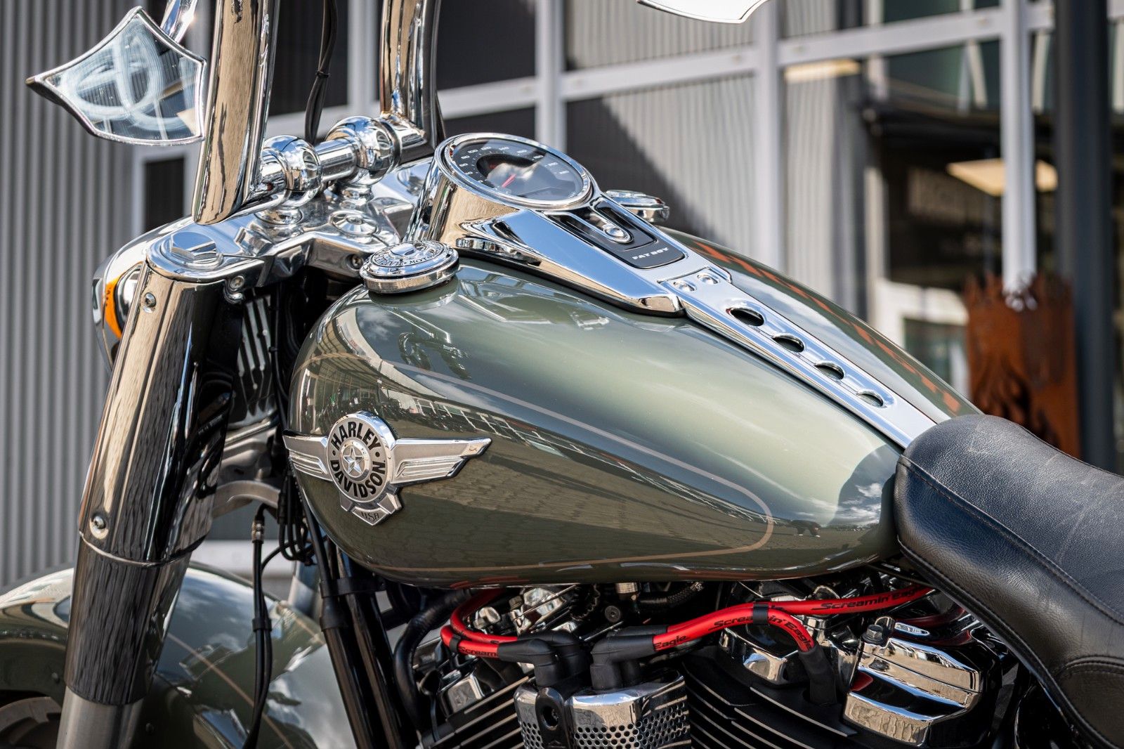 Fahrzeugabbildung Harley-Davidson FLFBS Fat Boy Softail 114 - Jekill & Hyde -