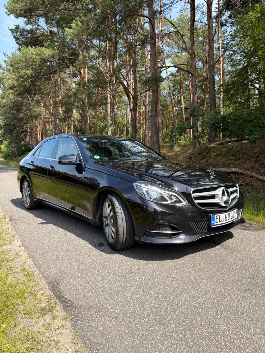 Mercedes-Benz E 220 BlueTEC 4MATIC Autom. Standard
