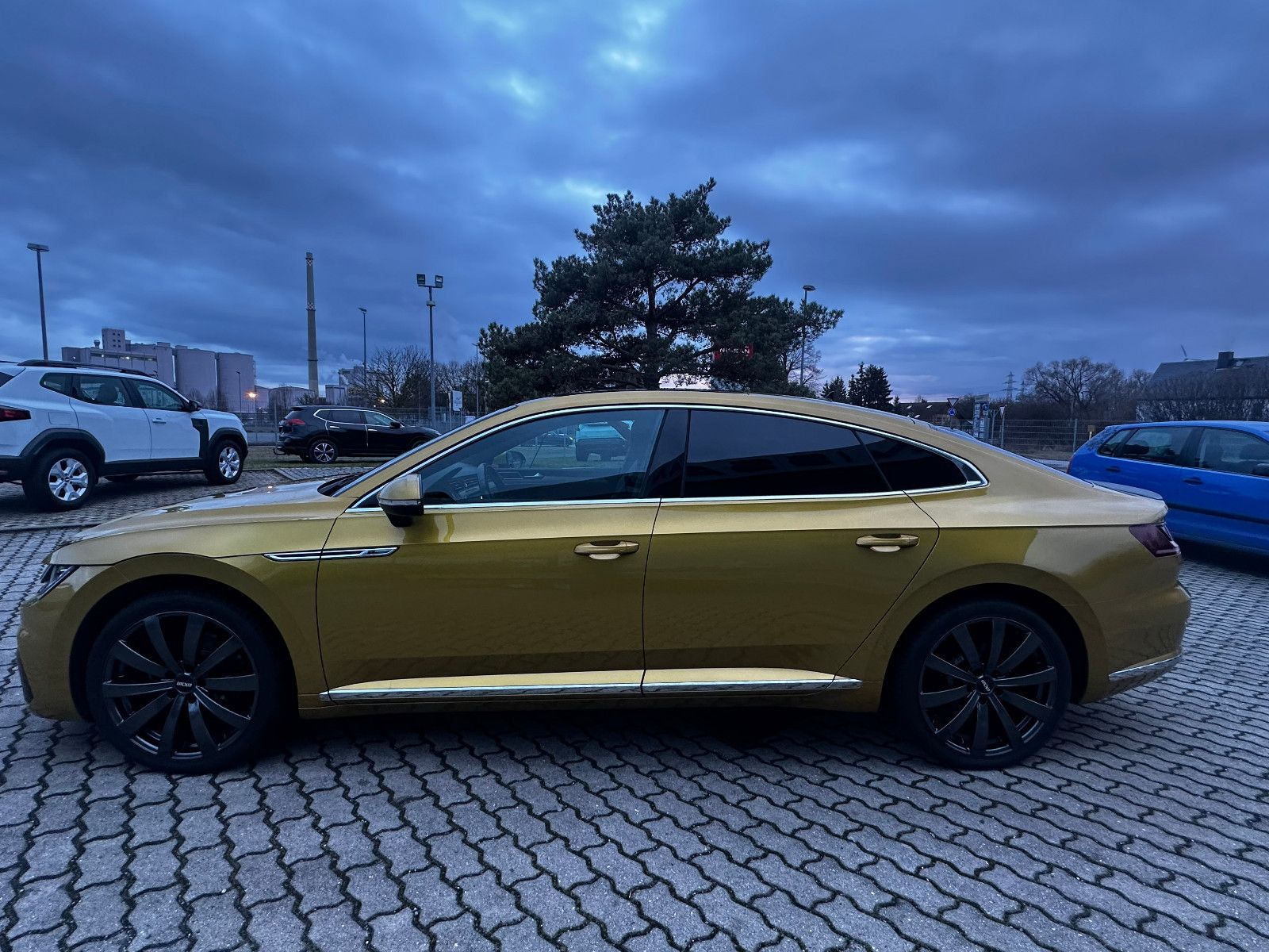 Fahrzeugabbildung Volkswagen Arteon R-Line