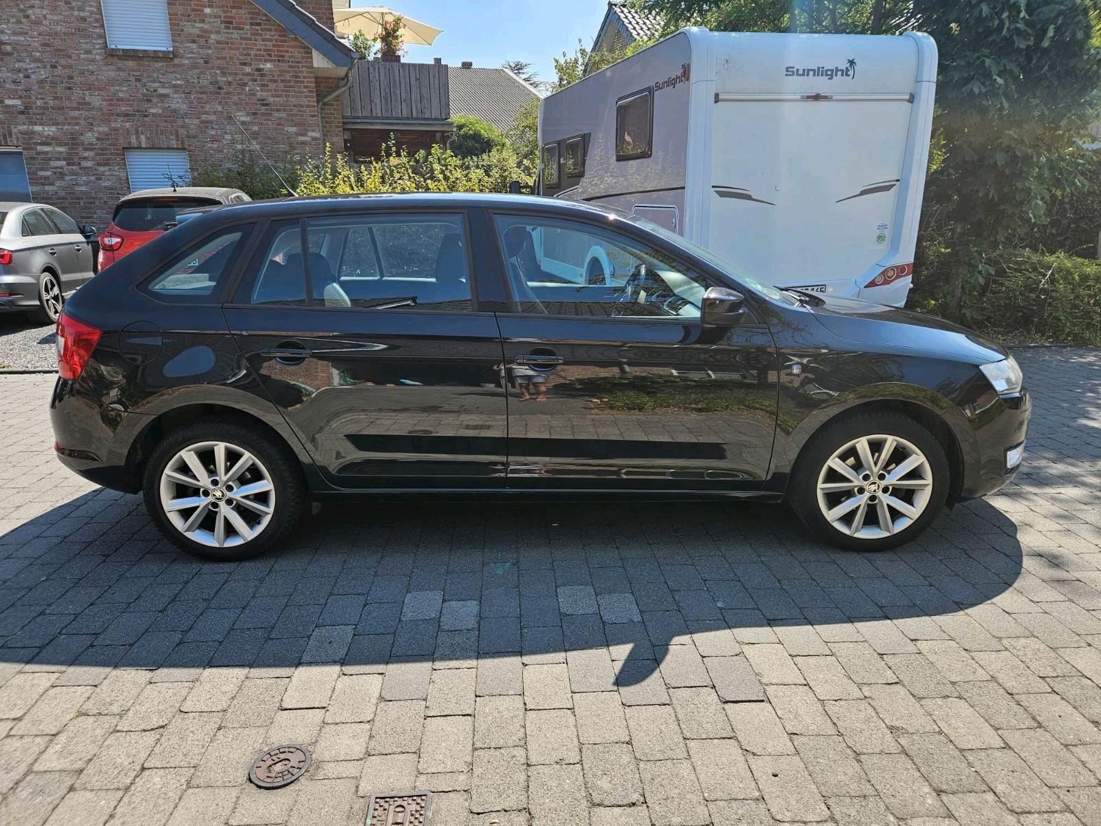 Skoda Rapid 2013 — interior