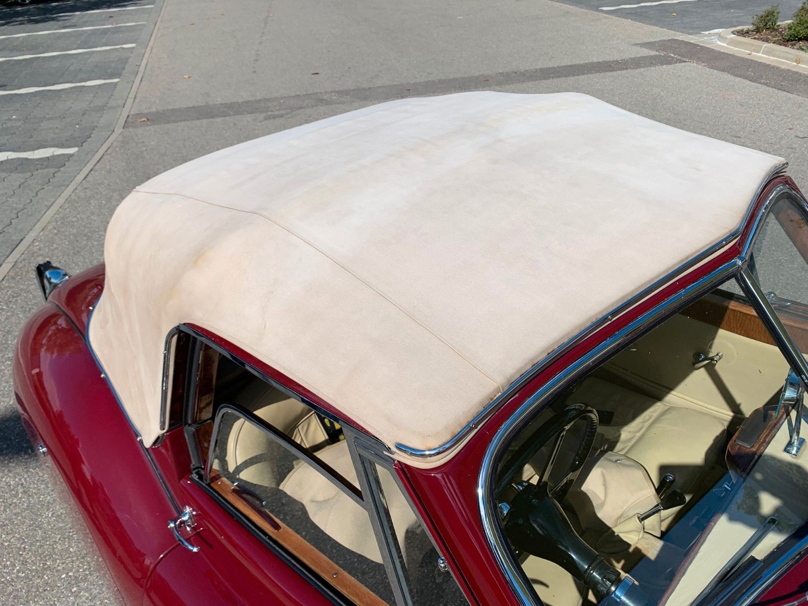 Fahrzeugabbildung Jaguar XK 120 DHC