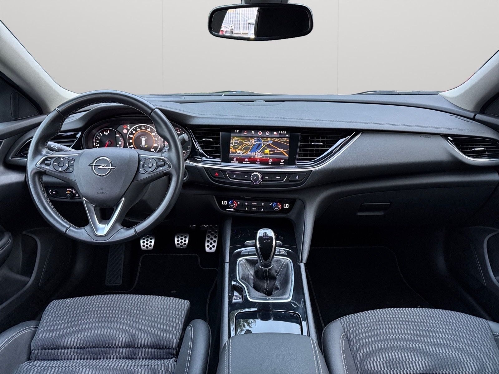 Fahrzeugabbildung Opel Insignia B Grand Sport Dynamic/LED/R-Kamera/Temp