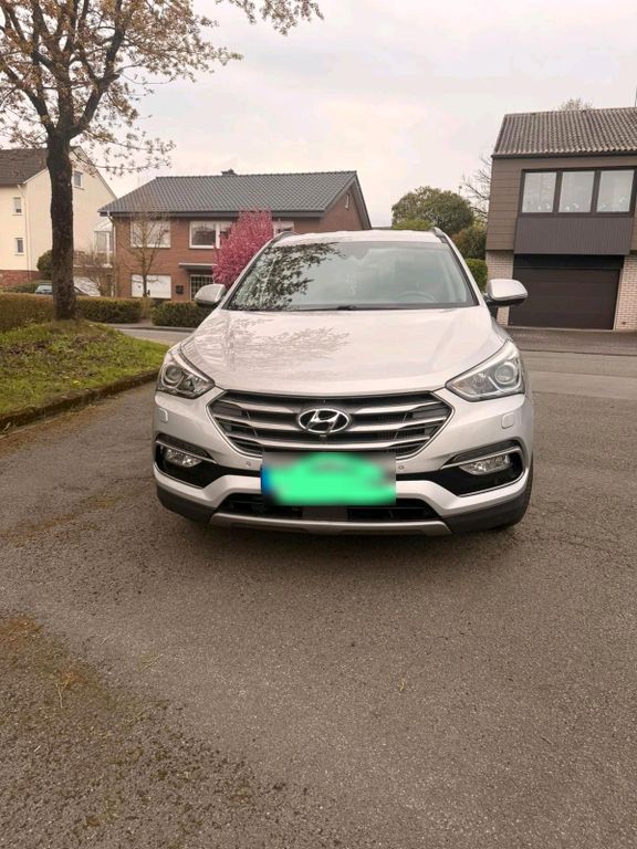 Image of Hyundai SANTA FE