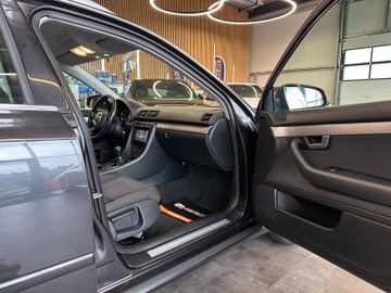 MYAUTOCENTER – Gebraucht- und Jahreswagen mit Werkstattservice in Pfaffenhofen Audi A4 Avan *TEMPO*PDC*NAVI*SZHZ*XENON*