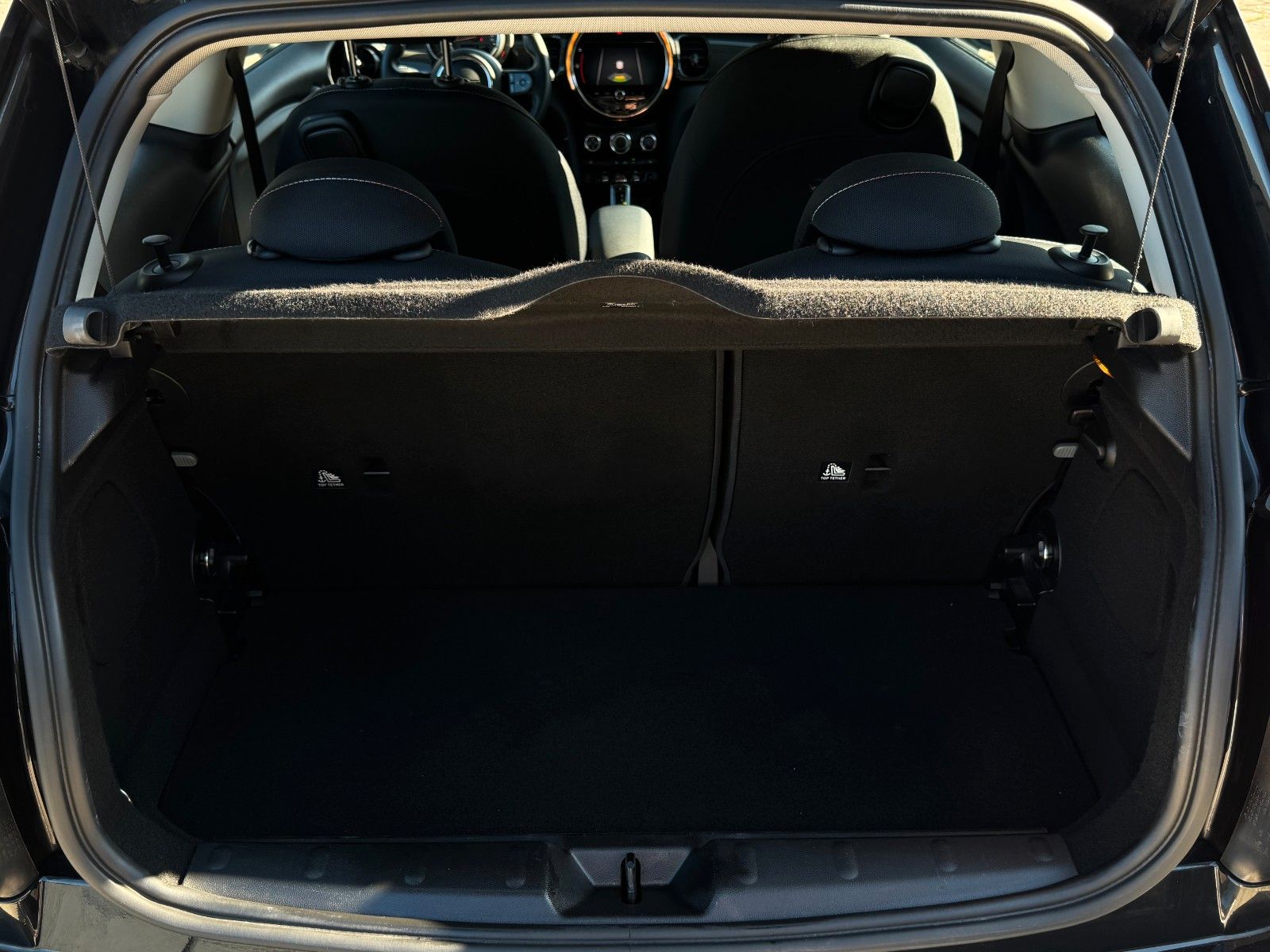 Fahrzeugabbildung MINI One Aut. Blackyard Tempomat Sitzheizung BLT LED