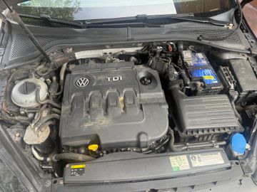 Volkswagen Golf - 10