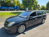 Opel Vectra C 3.0 TDi Automatik Leder Tüv Navi Anhkpl - Opel Vectra mit Diesel-Antrieb: Kombi, 3.0