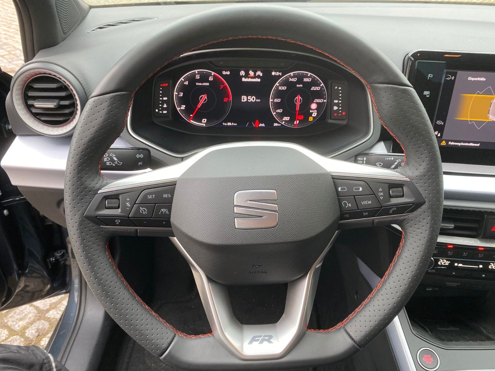 Fahrzeugabbildung SEAT Arona FR 1.0 TSI *Navi *Sitzhz. *Parklenkasst.