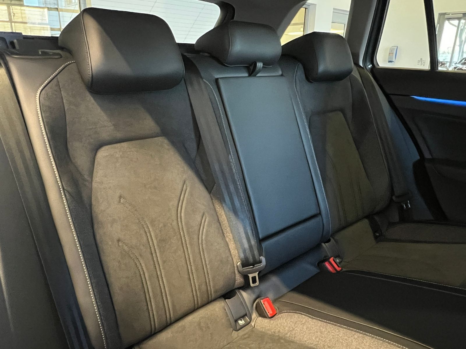 Fahrzeugabbildung Volkswagen Golf VIII Variant Style 1.5 eTSI DSG *IQ.Light,