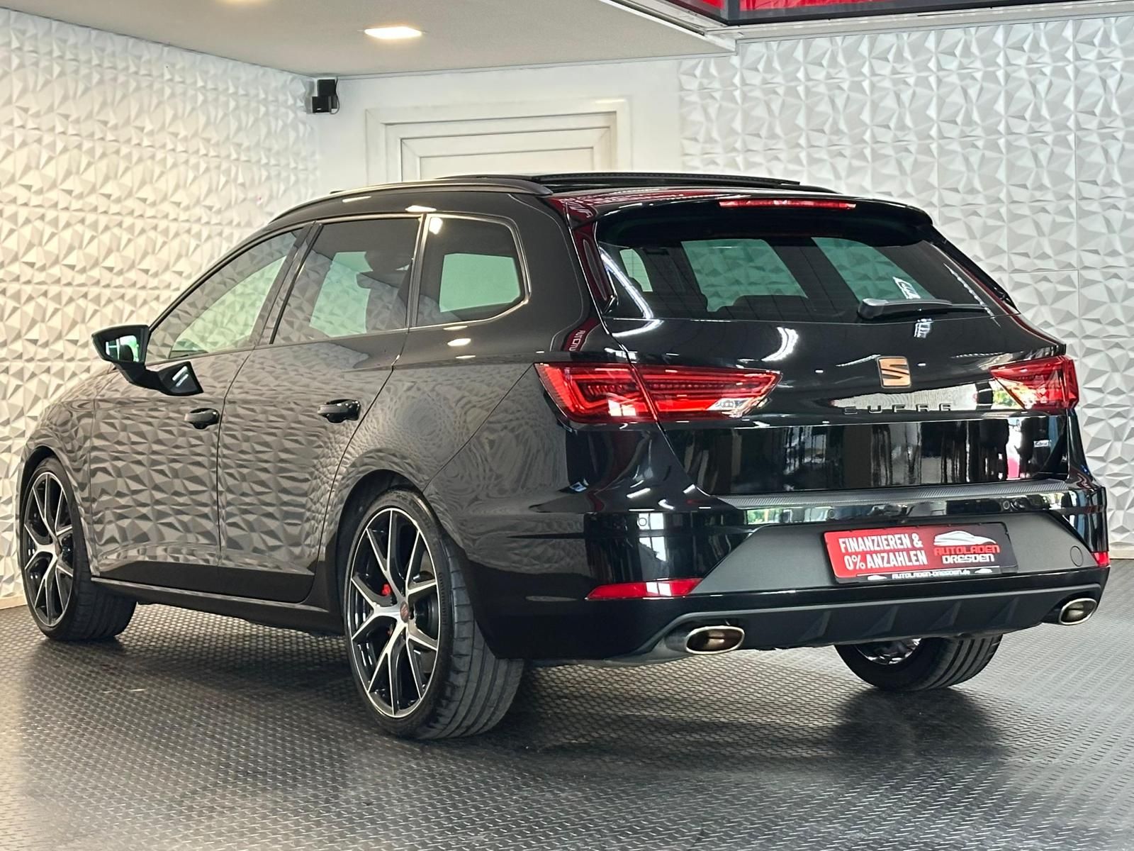 SEAT Leon ST 2.0TSI CUPRA 300 4DRIVE LED#PANO#ACC#SHZ - Image 5
