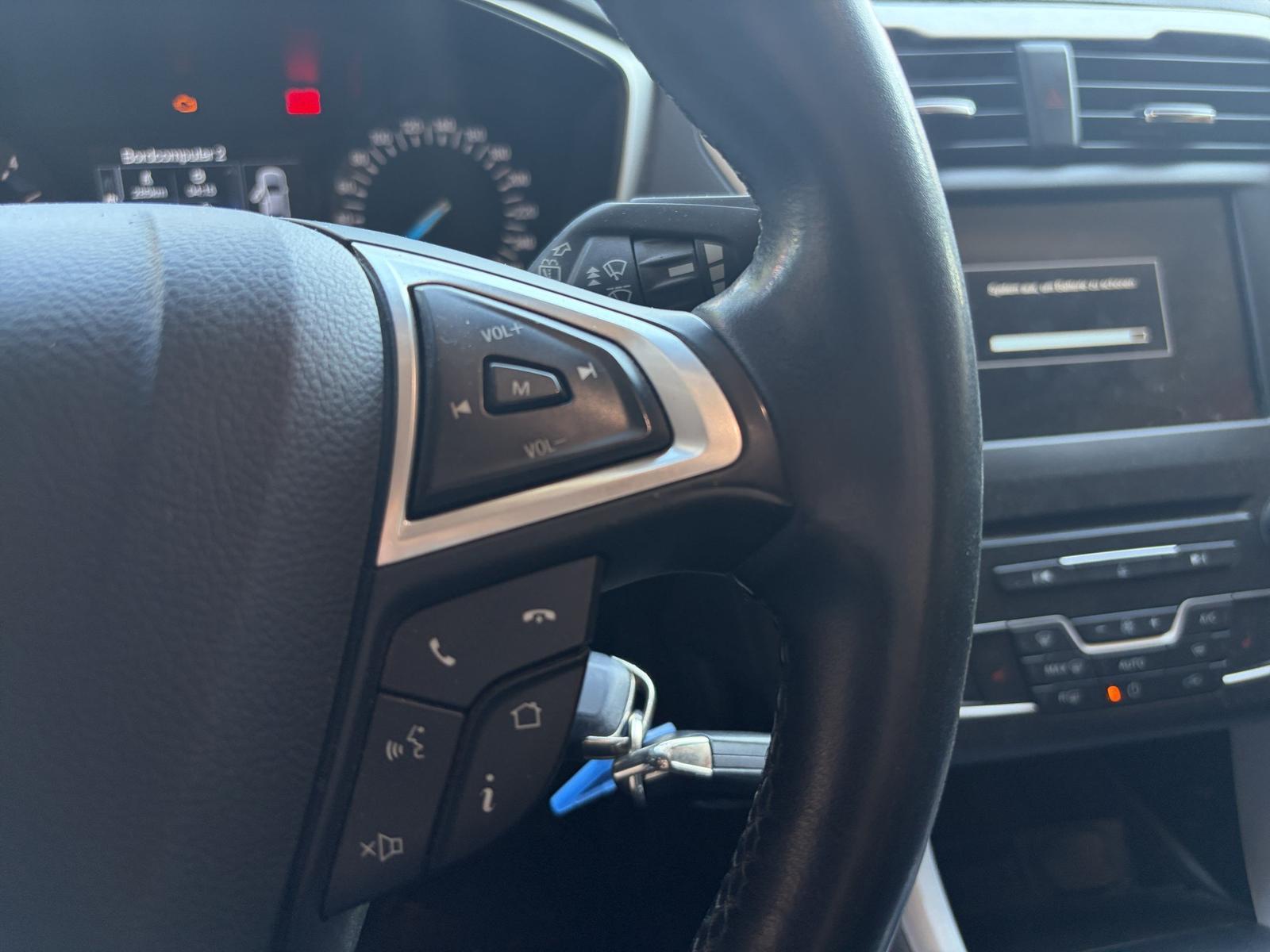 Ford Mondeo 2015 — photo 21