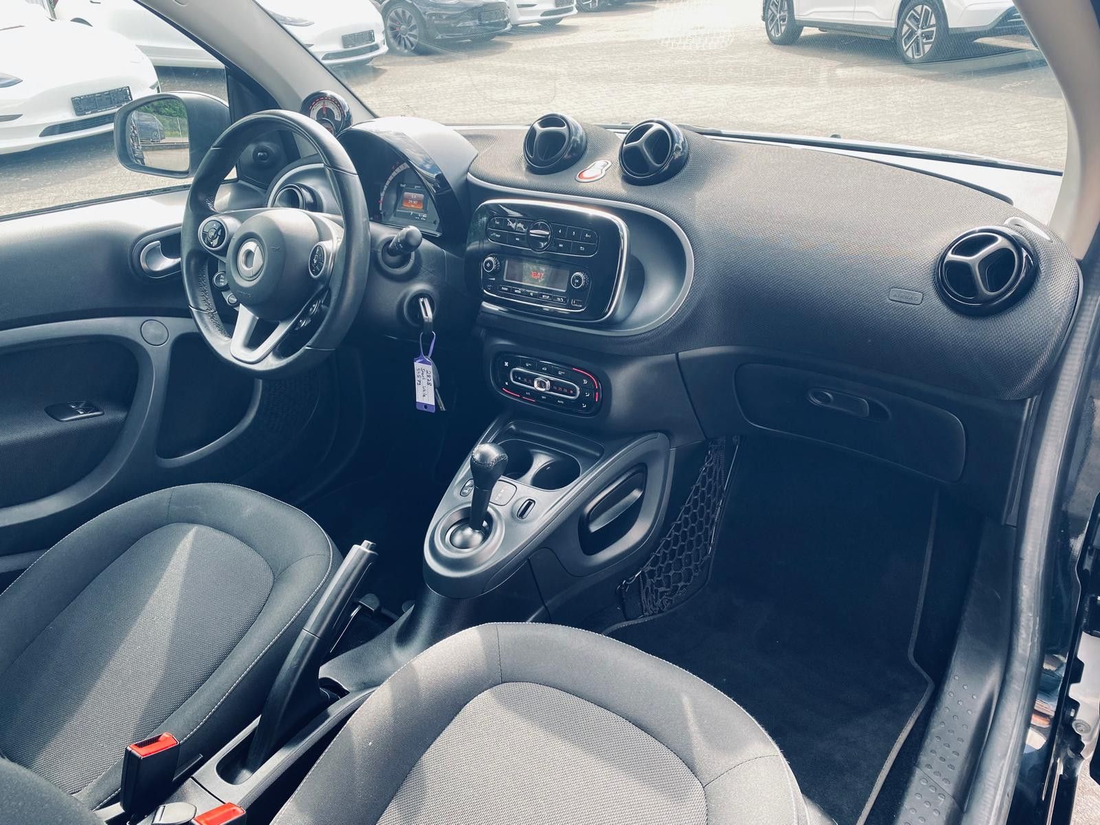 Fahrzeugabbildung Smart ForTwo electric drive 60KW GEPFLEGT+TEMP+MFL+LM