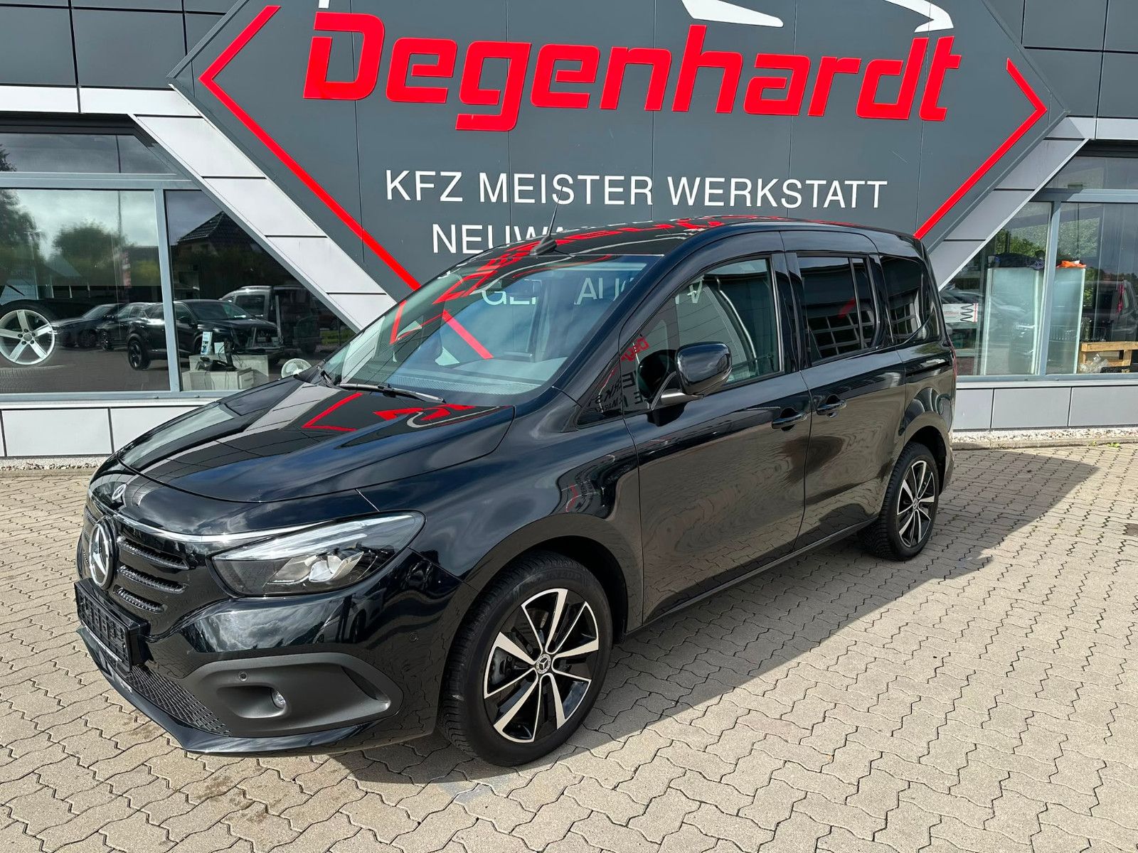 Mercedes-Benz EQT 200 Premium Cam Nav LED Leder
