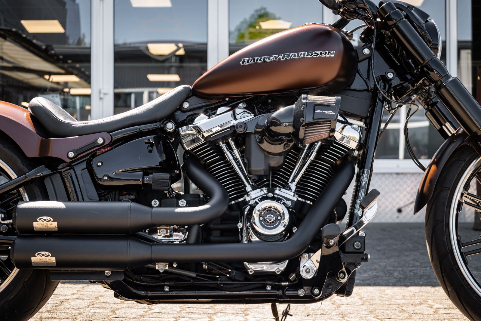 Fahrzeugabbildung Harley-Davidson BREAKOUT FXBR - Jekill & Hyde - Screaming Eagle