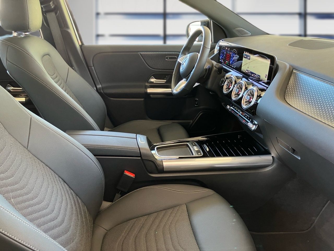 Fahrzeugabbildung Mercedes-Benz EQA 250+ BONUS+PROGRESSIVE+PANO+LENKRADHEIZ+