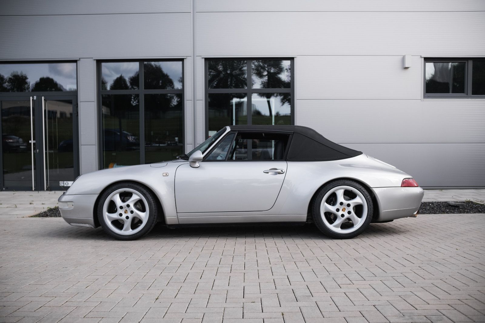 Fahrzeugabbildung Porsche 993/911 Carrera2 Cabriolet-erst 32.700km.