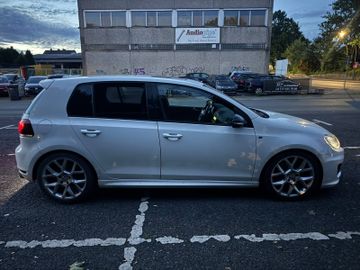 Volkswagen Golf - 8