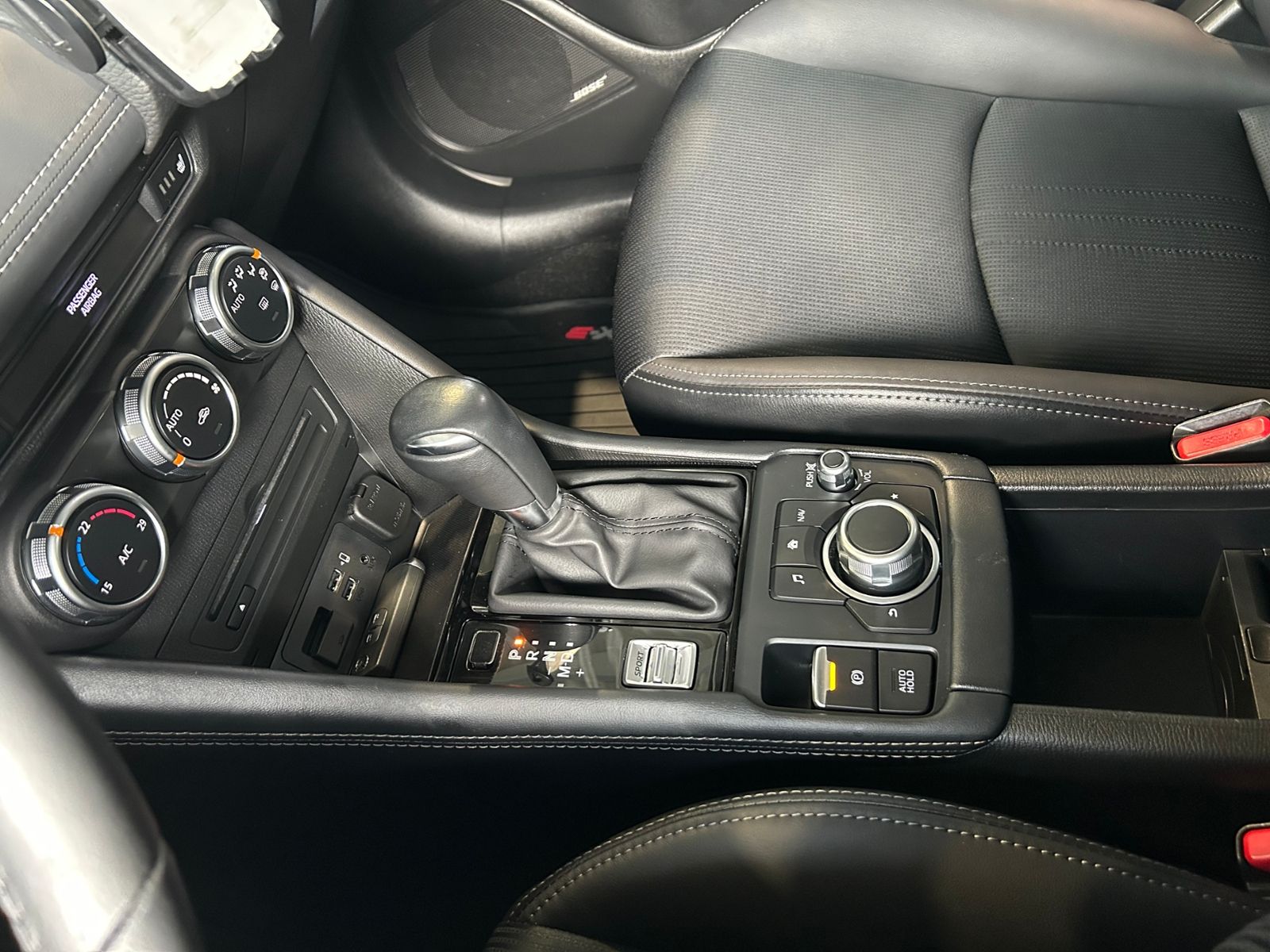 Fahrzeugabbildung Mazda CX-3 Sports-Line AWD BOSE LED NAV SHZ LEDER 18"